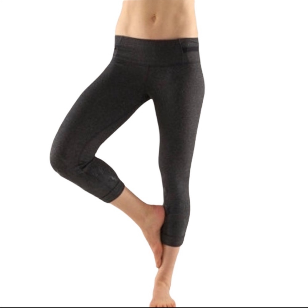 Lululemon peacock crop pants black size 4